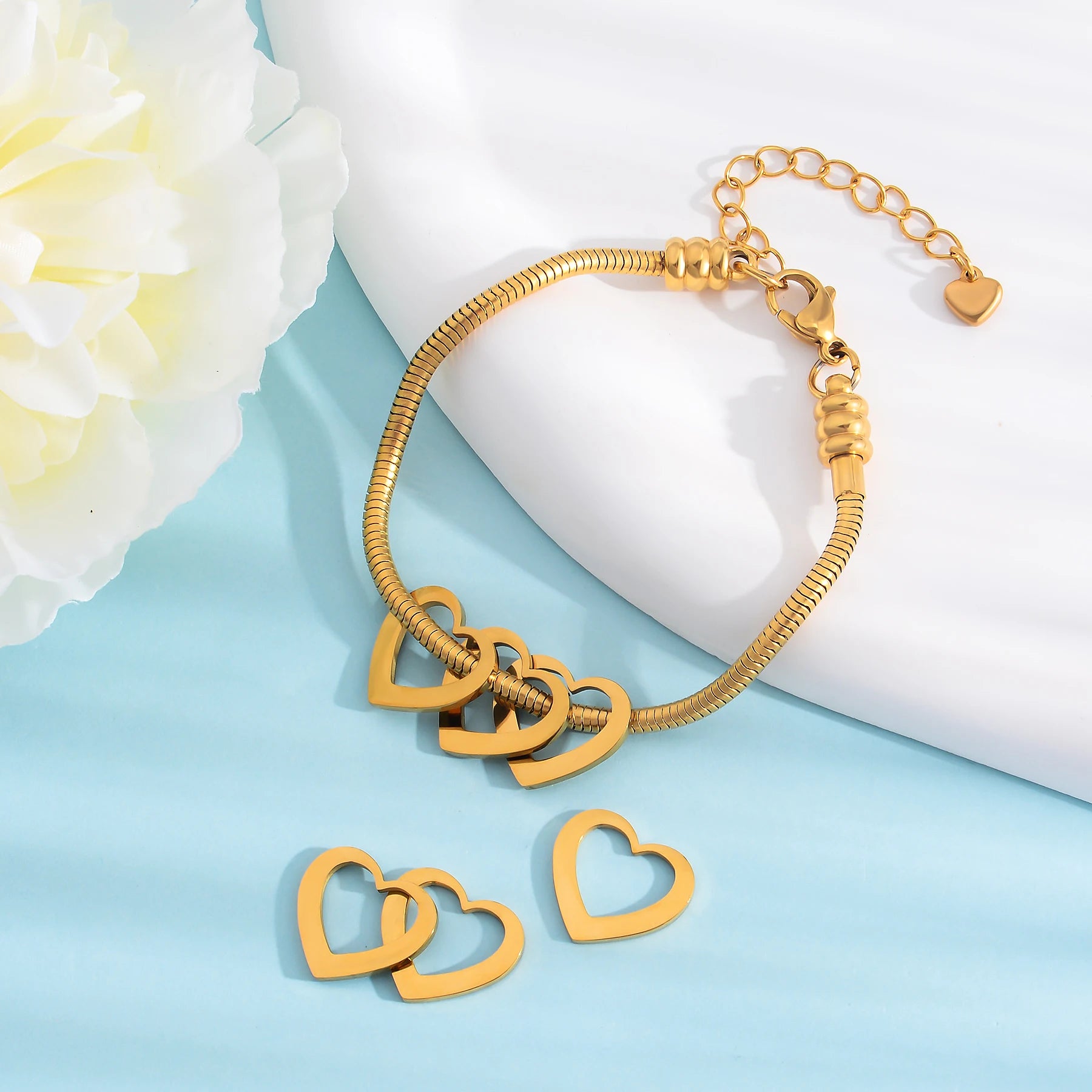 Pulseira Elo Snake com Pingentes de Coração Personalizados – Joia em Aço Inoxidável sob Medida  com 30% OFF + Frete Grátis